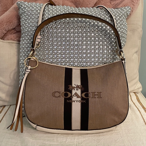 Coach Handbags - COACH crossbody like new